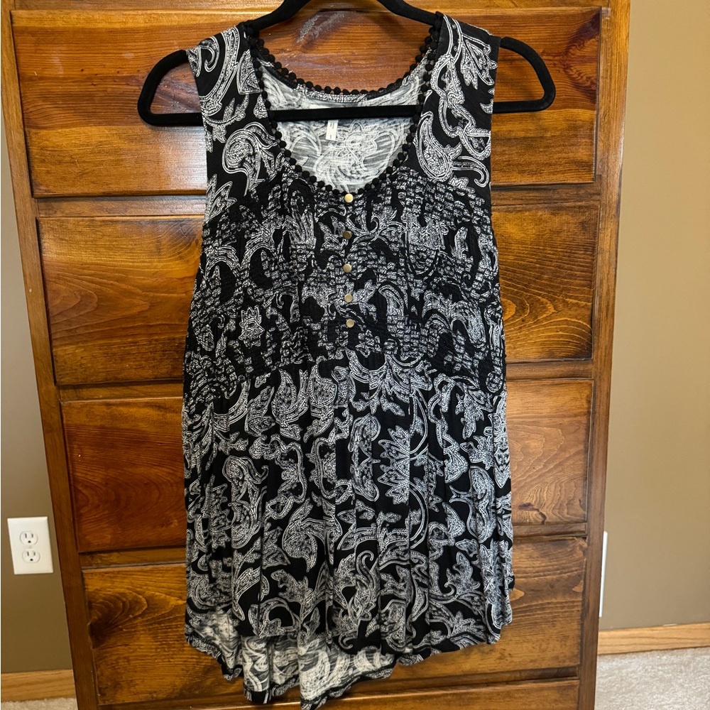 Maurice’s dressy tank size 1